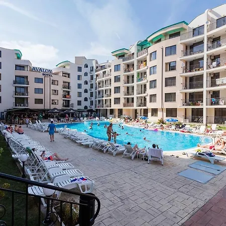 شقة ★apartment W Kitchen&balcony Pool View ★qw★ *