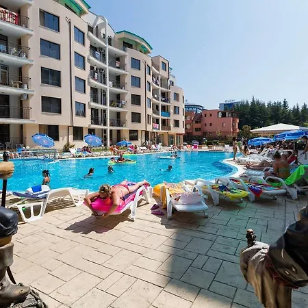 شقة ★apartment W Kitchen&balcony Pool View ★qw★ *